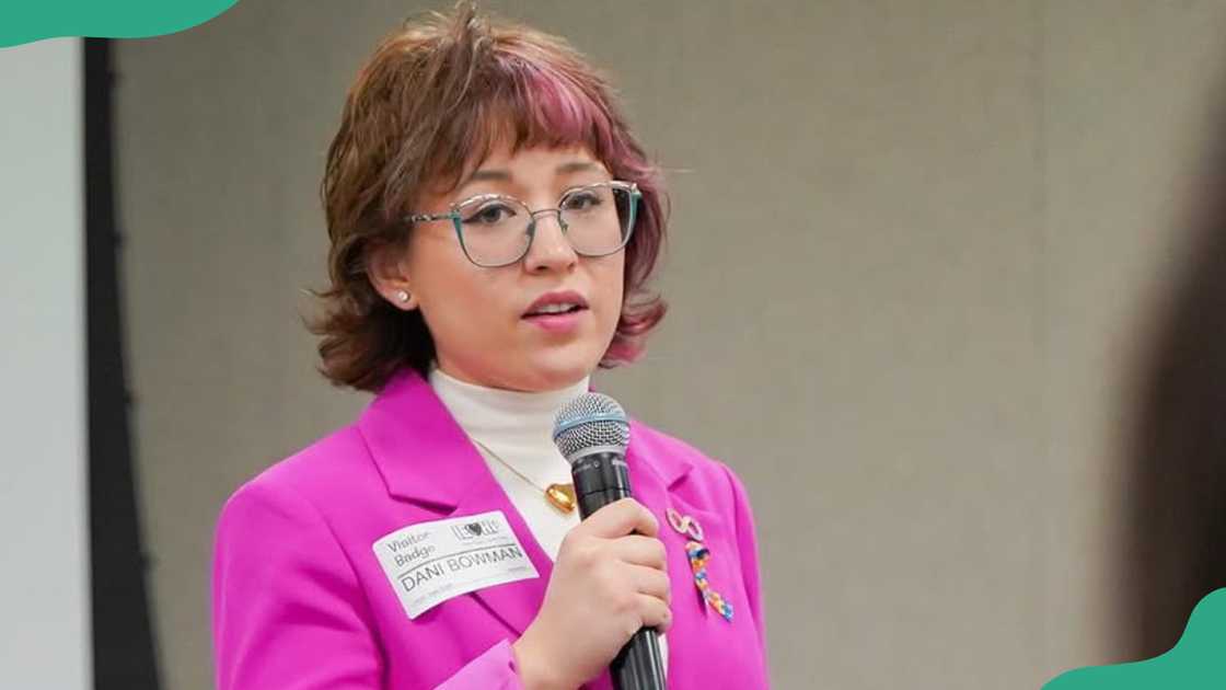 Dani Bowman gives a speech Dani Bowman gives a speech