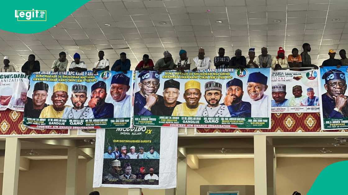 Hotunan su Abdullahi Ganduje a gidan gwamnatin Kano Hotunan su Abdullahi Ganduje a gidan gwamnatin Kano