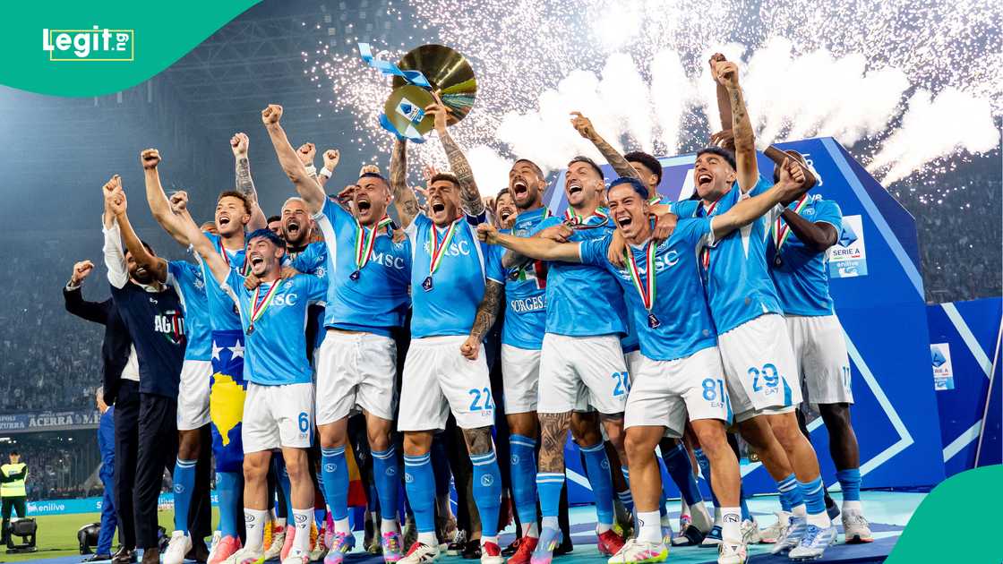 Romelu Lukaku, Scott McTominay, Antonio Conte, Billy Gilmour, Napoli, Cagliari, Estadio Diego Armando Maradona, Naples, Italy, Serie A Romelu Lukaku, Scott McTominay, Antonio Conte, Billy Gilmour, Napoli, Cagliari, Estadio Diego Armando Maradona, Naples, Italy, Serie A