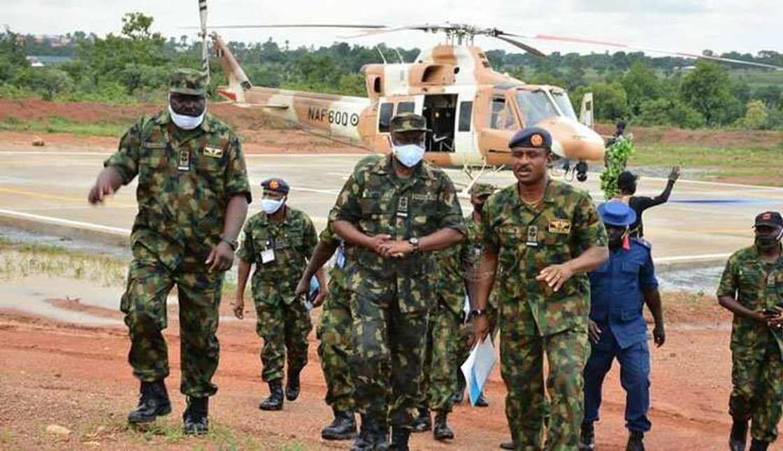 Bayan Kame Nnamdi Kanu, Sojin Sama Sun Yi Kace-Kace da Sansanin IPOB Bayan Kame Nnamdi Kanu, Sojin Sama Sun Yi Kace-Kace da Sansanin IPOB