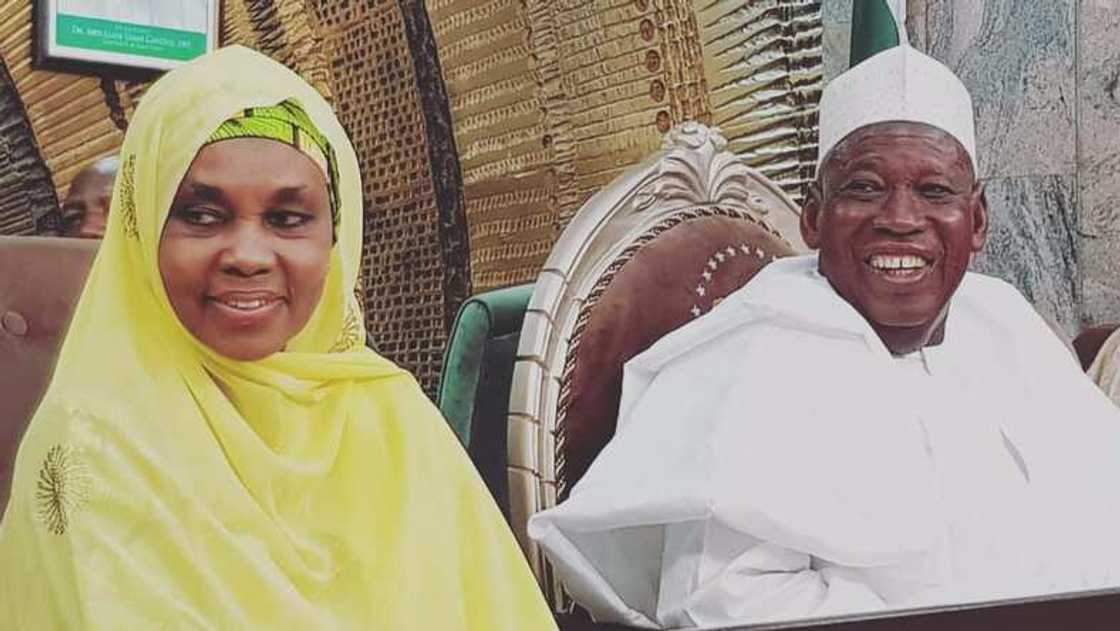 Sakamakon gwaji ya nuna Ganduje da matarsa basa dauke da cutar Covid-19 Sakamakon gwaji ya nuna Ganduje da matarsa basa dauke da cutar Covid-19