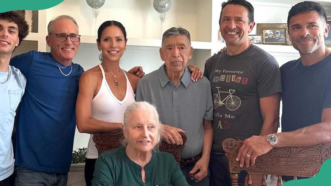 Saul and Camilla Consuelos enjoy a moment with their children Saul and Camilla Consuelos enjoy a moment with their children