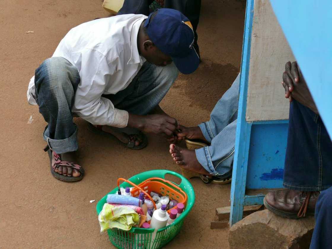 Ibrahim Kabiru: 19-Year-Old Man Who Makes N45,000 Monthly as Local Nail Cutter