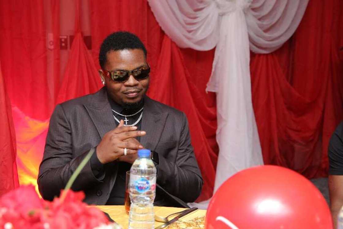 itel treats customers to exclusive cocktails with Olamide, retains him as brand ambassador itel treats customers to exclusive cocktails with Olamide, retains him as brand ambassador