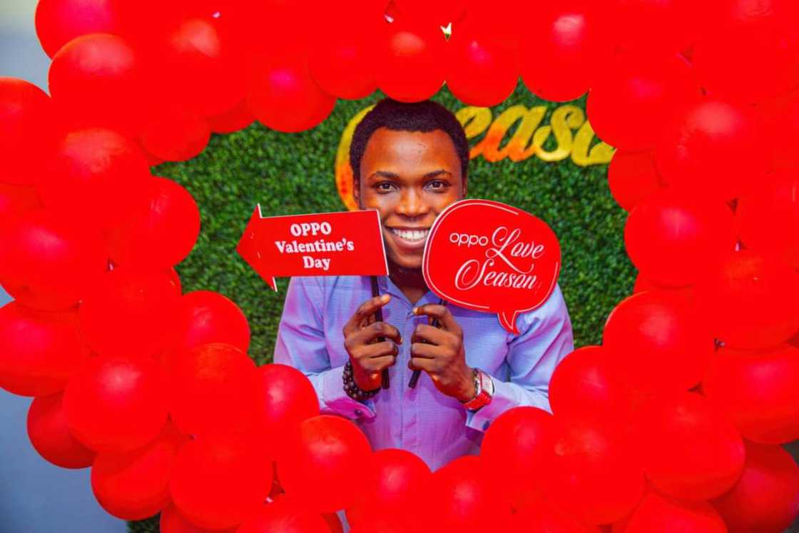 OPPO Treats Customers to a Surprise Love Experience on Valentine Day 2022 OPPO Treats Customers to a Surprise Love Experience on Valentine Day 2022