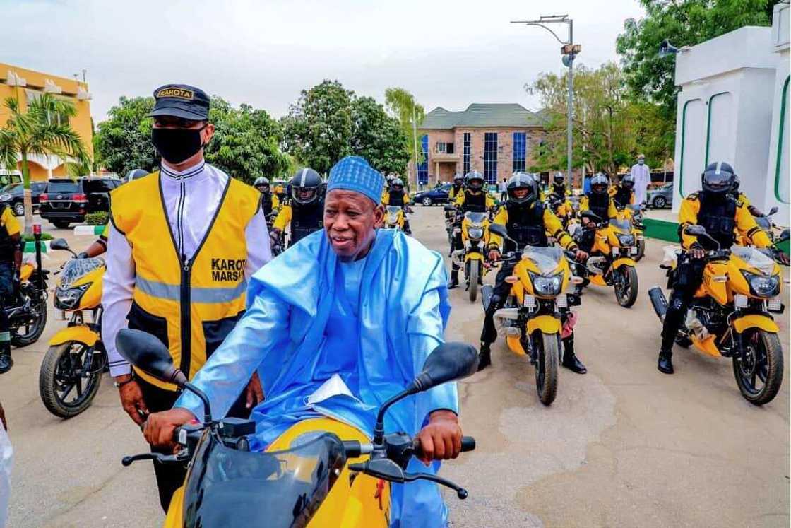 Drama As Nigerian Governor Rides Power Bike in ‘Agbada’ Drama As Nigerian Governor Rides Power Bike in ‘Agbada’
