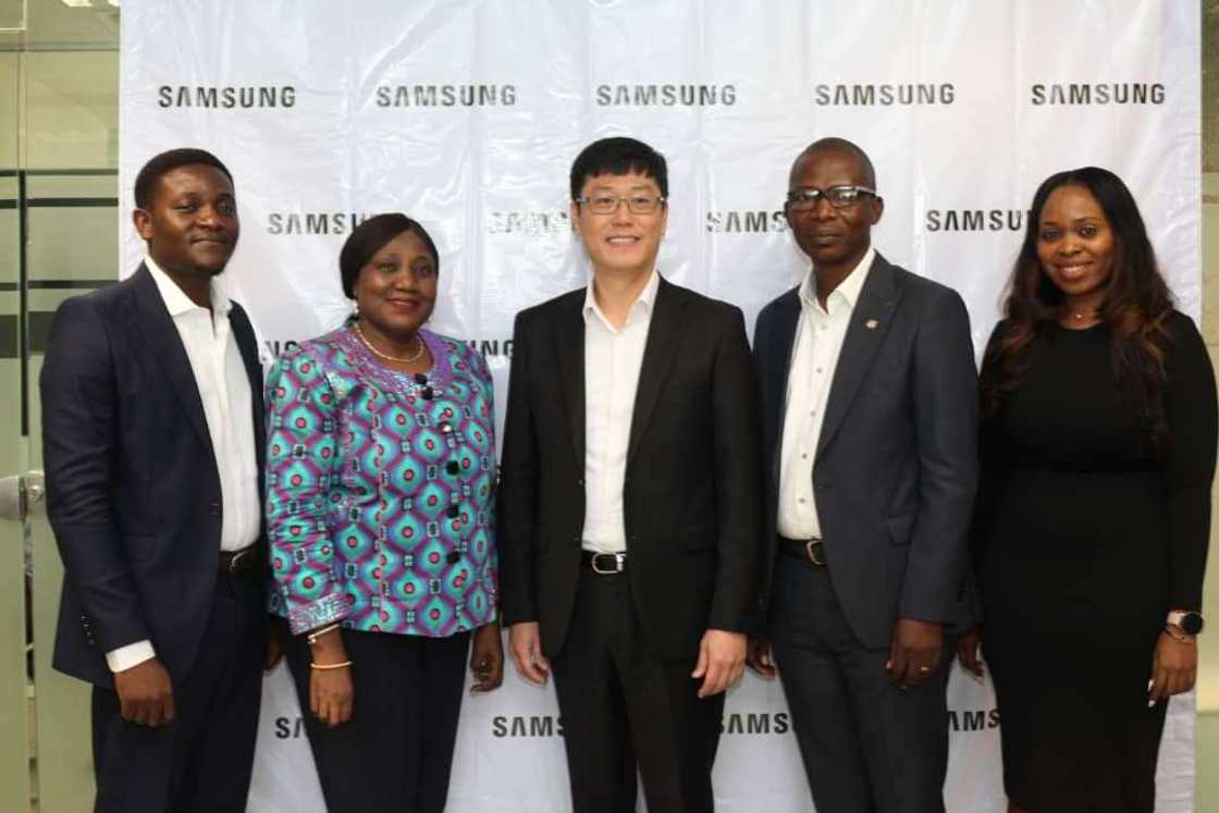 Samsung makes great strides in its support of Nigerian IT education Samsung makes great strides in its support of Nigerian IT education