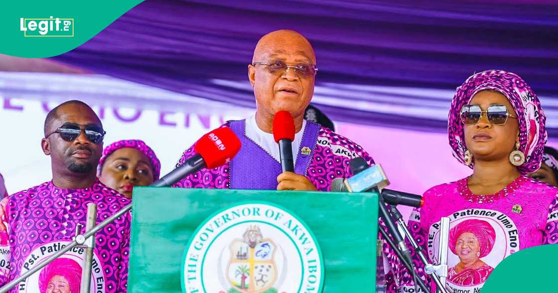 Gwamnan Akwa Ibom, Fasto Umo Eno. Gwamnan Akwa Ibom, Fasto Umo Eno.