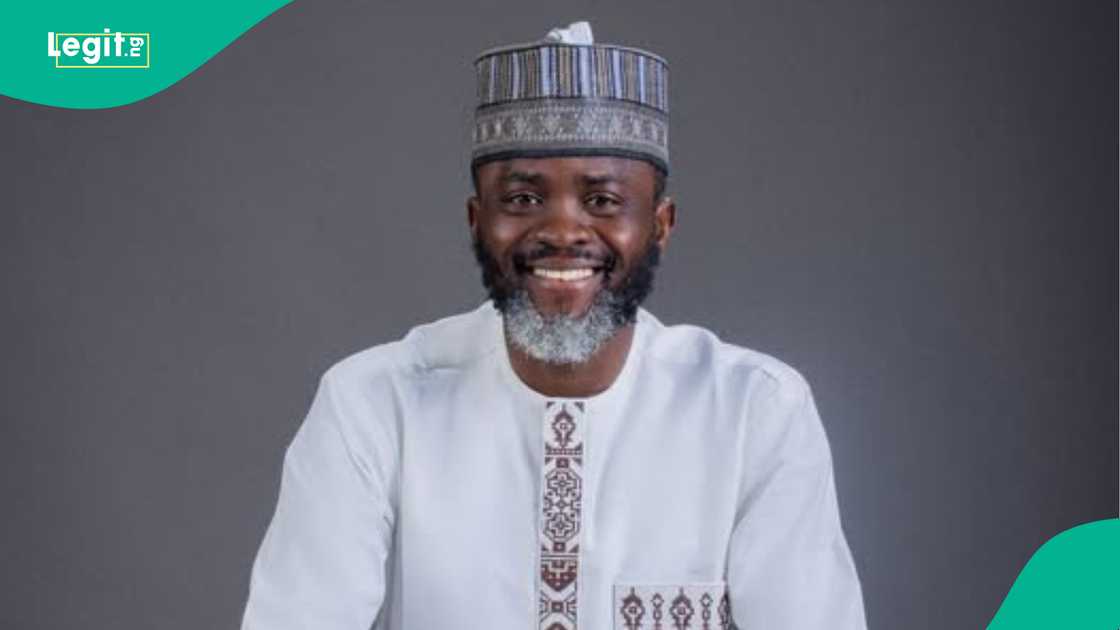 Rafiu Ajakaye ya lashe tikitin APC a mazabar Offa/Oyun/Ifelodun, jihar Kwara. Rafiu Ajakaye ya lashe tikitin APC a mazabar Offa/Oyun/Ifelodun, jihar Kwara.