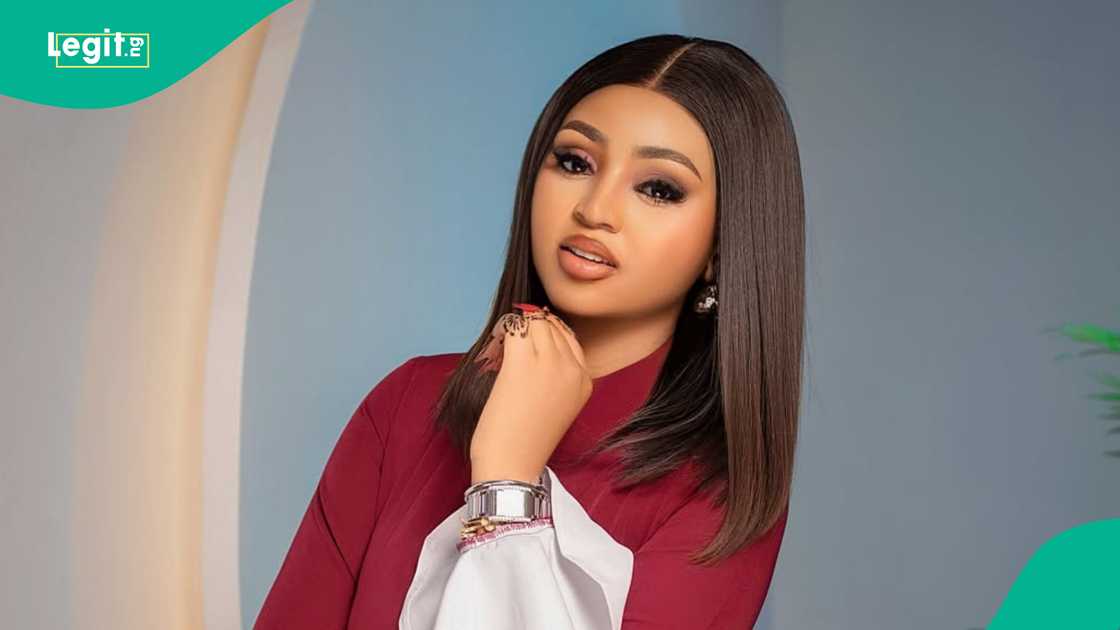 Regina Daniels shares her expensive gift with her family Regina Daniels shares her expensive gift with her family