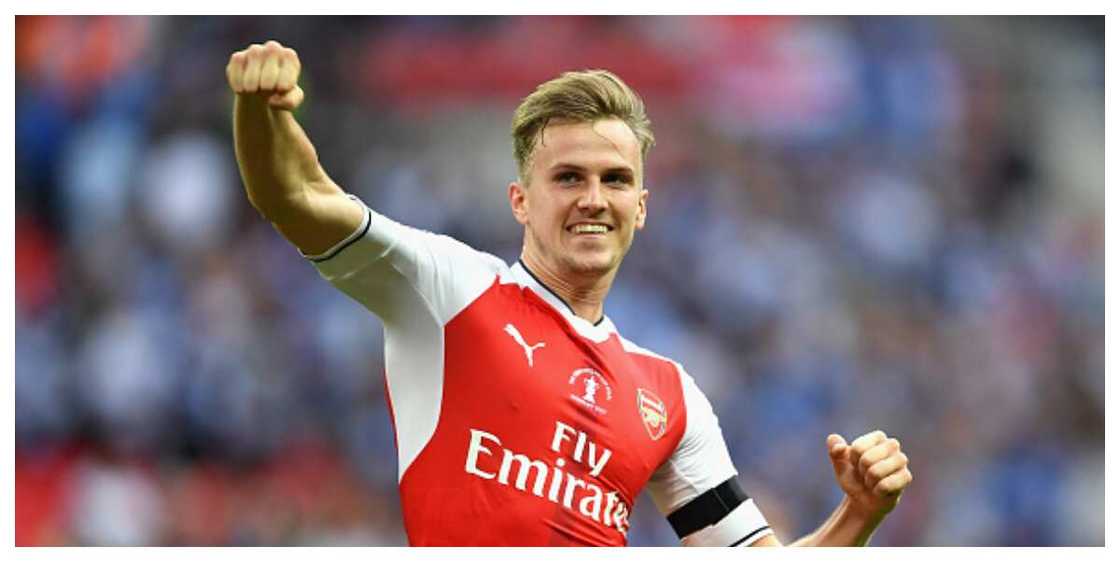 Rob Holding set to be out for 1 month after injury against City