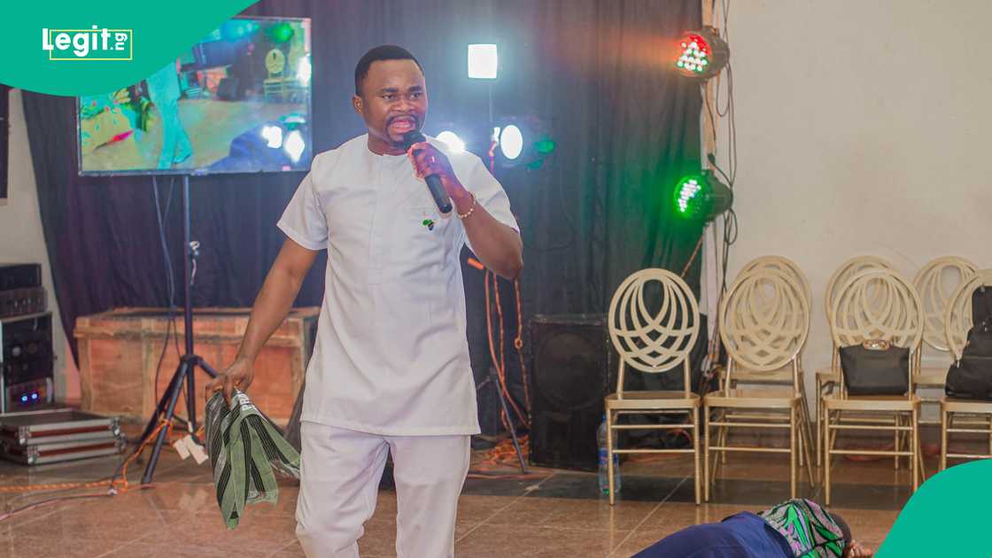 US-based Nigerian pastor Prophet Peter Adeoti announces 2026 prophecy, warning of a “wind of change” for the New Year US-based Nigerian pastor Prophet Peter Adeoti announces 2026 prophecy, warning of a “wind of change” for the New Year