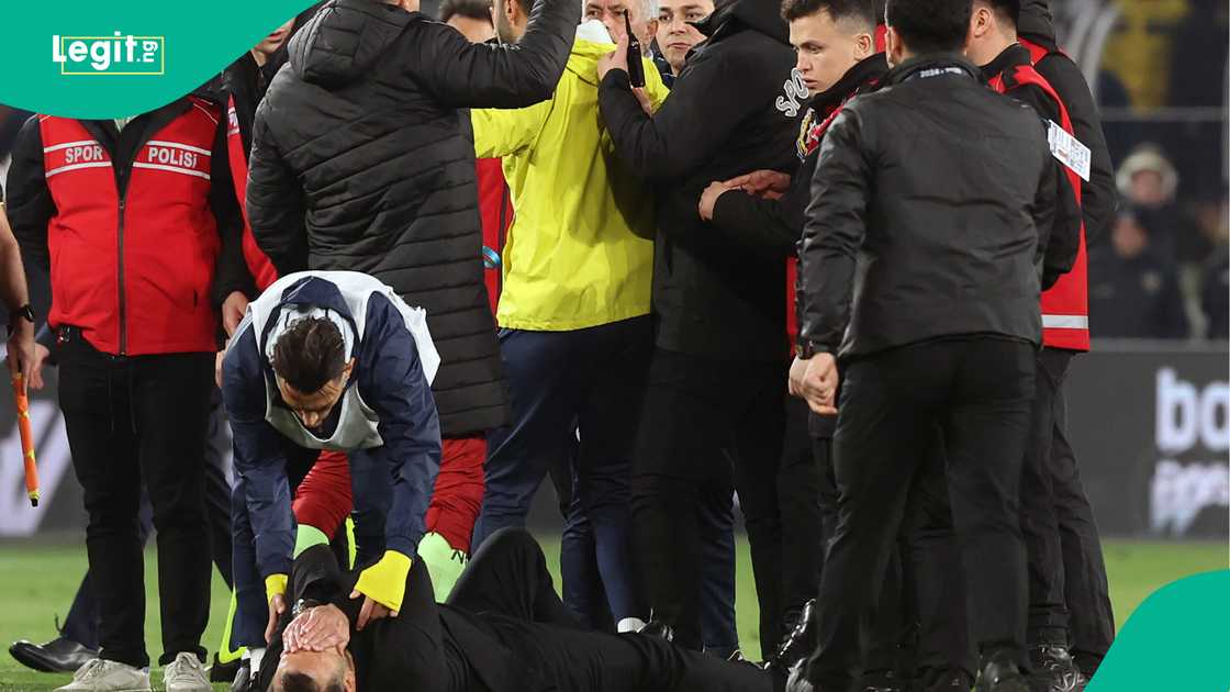 Jose Mourinho, Okan Buruk, Fenerbahce, Galatasaray, Ulker Stadium, Kadikoy, Istanbul, Turkiye, Turkish Cup. Jose Mourinho, Okan Buruk, Fenerbahce, Galatasaray, Ulker Stadium, Kadikoy, Istanbul, Turkiye, Turkish Cup.