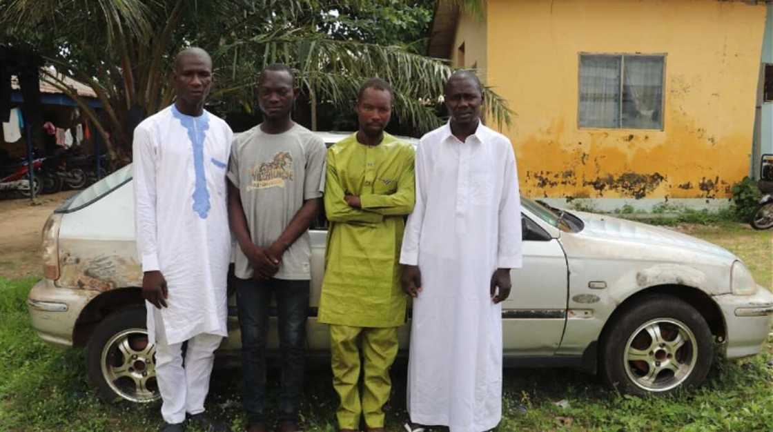 'Yan sanda sun kama barayin da suka shafe shekaru 5 suna satar awaki 'Yan sanda sun kama barayin da suka shafe shekaru 5 suna satar awaki