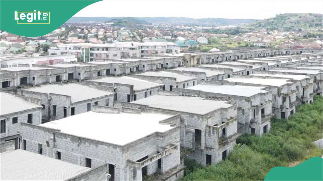 Tinubu's govt moves to merchantability 753 duplexes recovered from Emefiele Tinubu's govt moves to merchantability 753 duplexes recovered from Emefiele