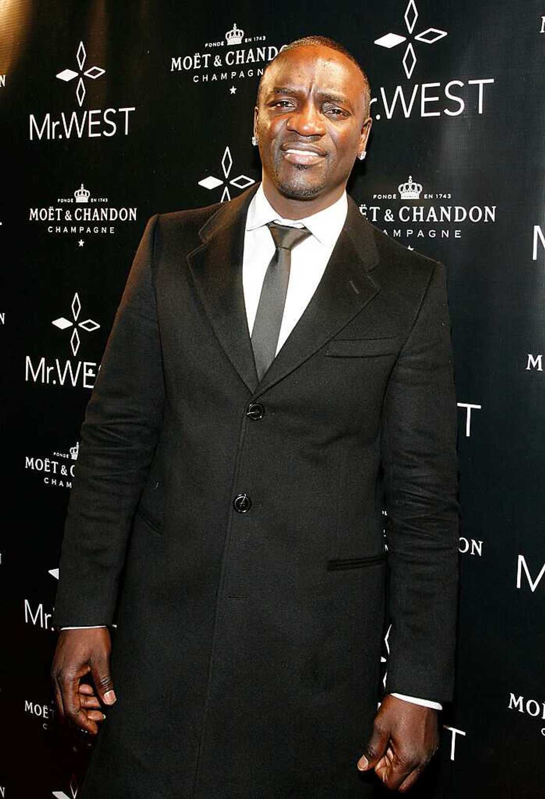 Akon, auteur de titres originaux Akon, auteur de titres originaux