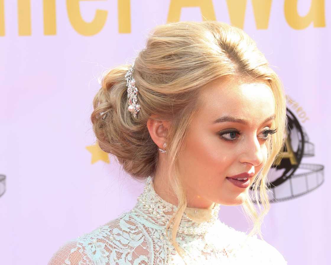 Savannah Kennick attends the Annual Young Entertainer Awards at Steven J. Ross Theatre in Burbank Savannah Kennick attends the Annual Young Entertainer Awards at Steven J. Ross Theatre in Burbank