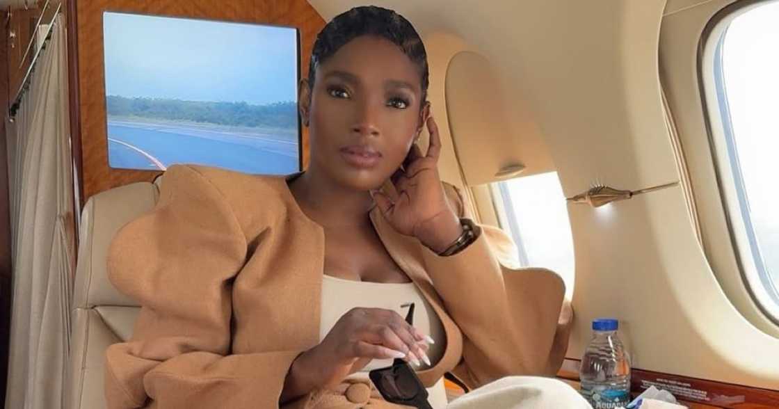 Annie Macaulay and second entertain each other at home. Annie Macaulay and second entertain each other at home.