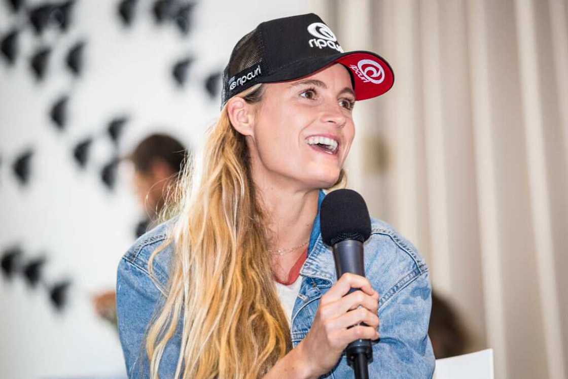 attractive female celebrities attractive female celebrities