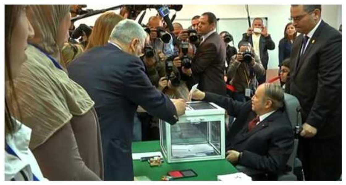 Abdelaziz Bouteflika during an election Abdelaziz Bouteflika during an election