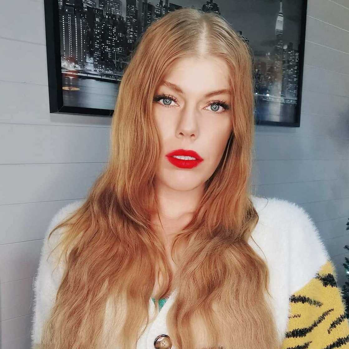 Zoe Alexander Zoe Alexander