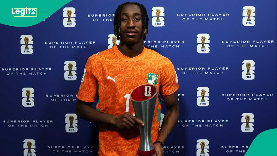 Yan Diomande of Ivory Coast poses for a photograph with the Player of the Match award against Ecuador. Photo by Joosep Martinson