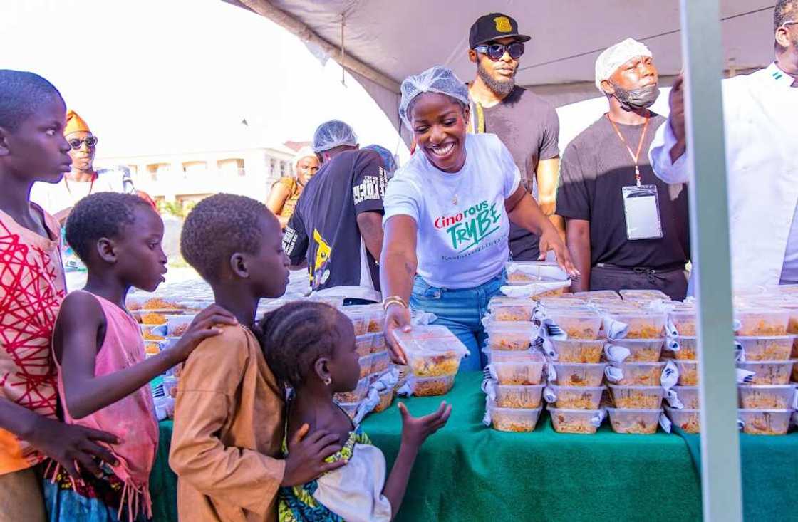 Ginorous Trybe Leader, Hilda Baci Warms the Hearts of Maroko Residents Ginorous Trybe Leader, Hilda Baci Warms the Hearts of Maroko Residents