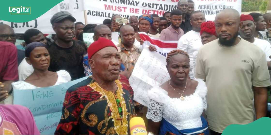 Achalla women representatives during the protest over insecurity in the community. Achalla women representatives during the protest over insecurity in the community.