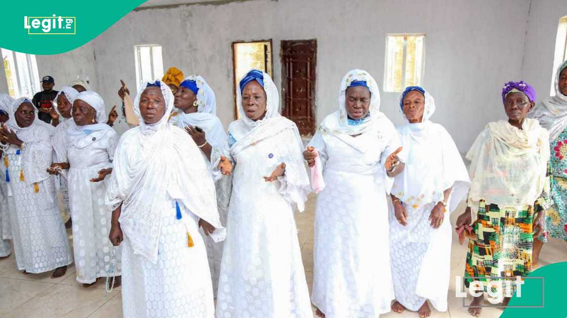 Muslim worshippers attending the commissioning of the mosque built by Primate Babatunde Elijah Ayodele. Muslim worshippers attending the commissioning of the mosque built by Primate Babatunde Elijah Ayodele.