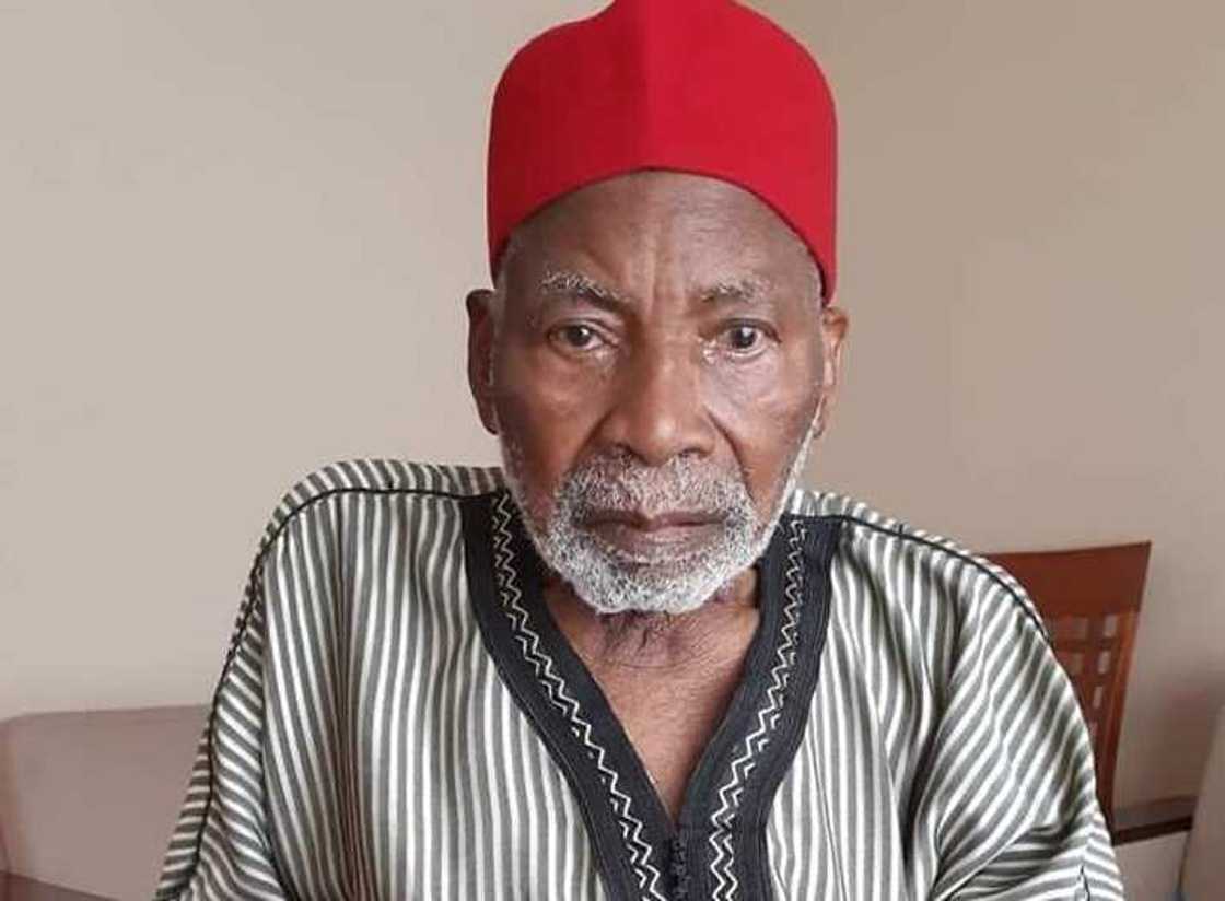 Buhari ya yi wa Sarki Sanusi II ta'aziyar rasuwar kawunsa Buhari ya yi wa Sarki Sanusi II ta'aziyar rasuwar kawunsa