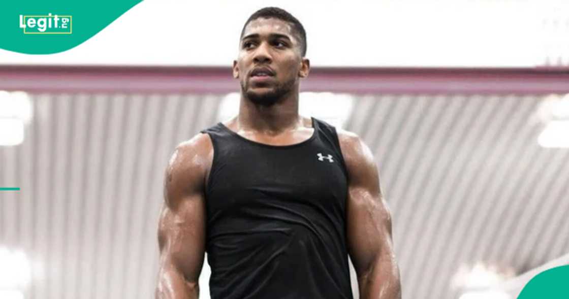 A man attempts to explain why Anthony Joshua remained emotionally stable at the funeral of Latz and Sina, citing public perception and narrative shifts. A man attempts to explain why Anthony Joshua remained emotionally stable at the funeral of Latz and Sina, citing public perception and narrative shifts.