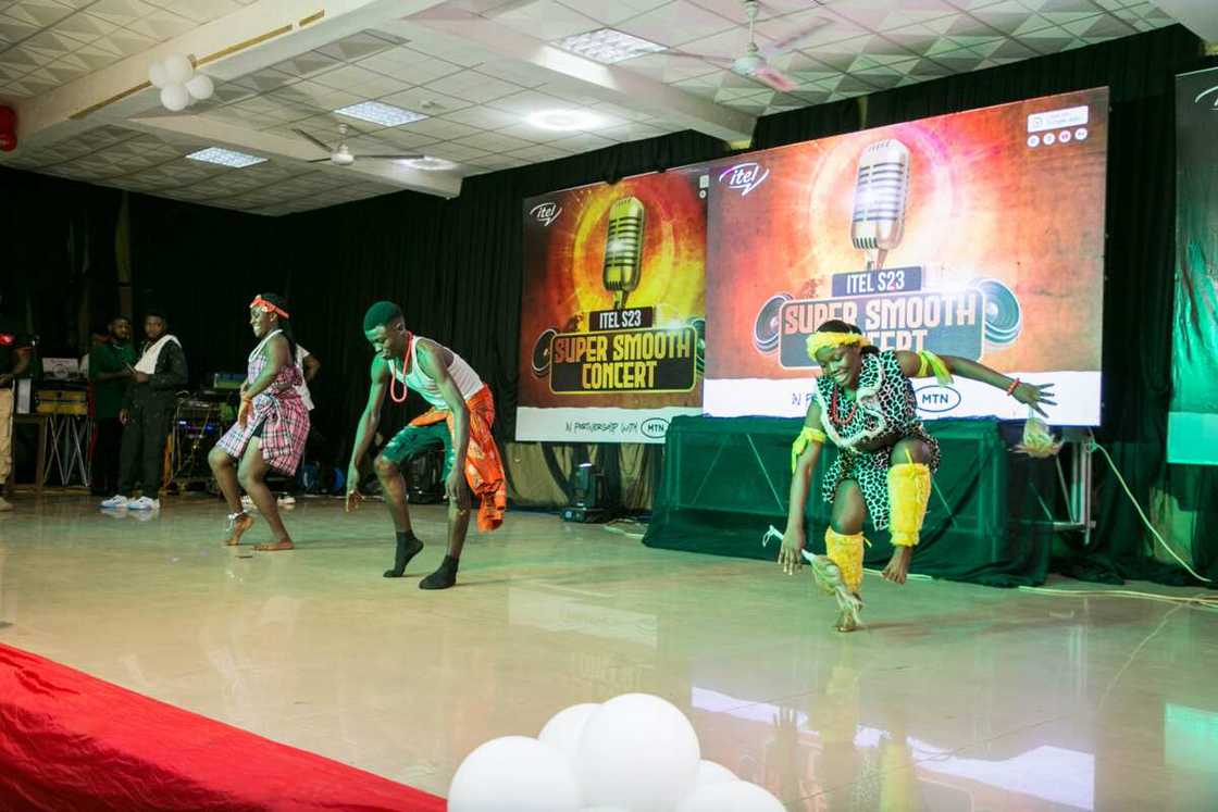 Amplifying Nigerian Talent: itel S23 Super Smooth Concert Lights Up Nigerian Campuses Amplifying Nigerian Talent: itel S23 Super Smooth Concert Lights Up Nigerian Campuses