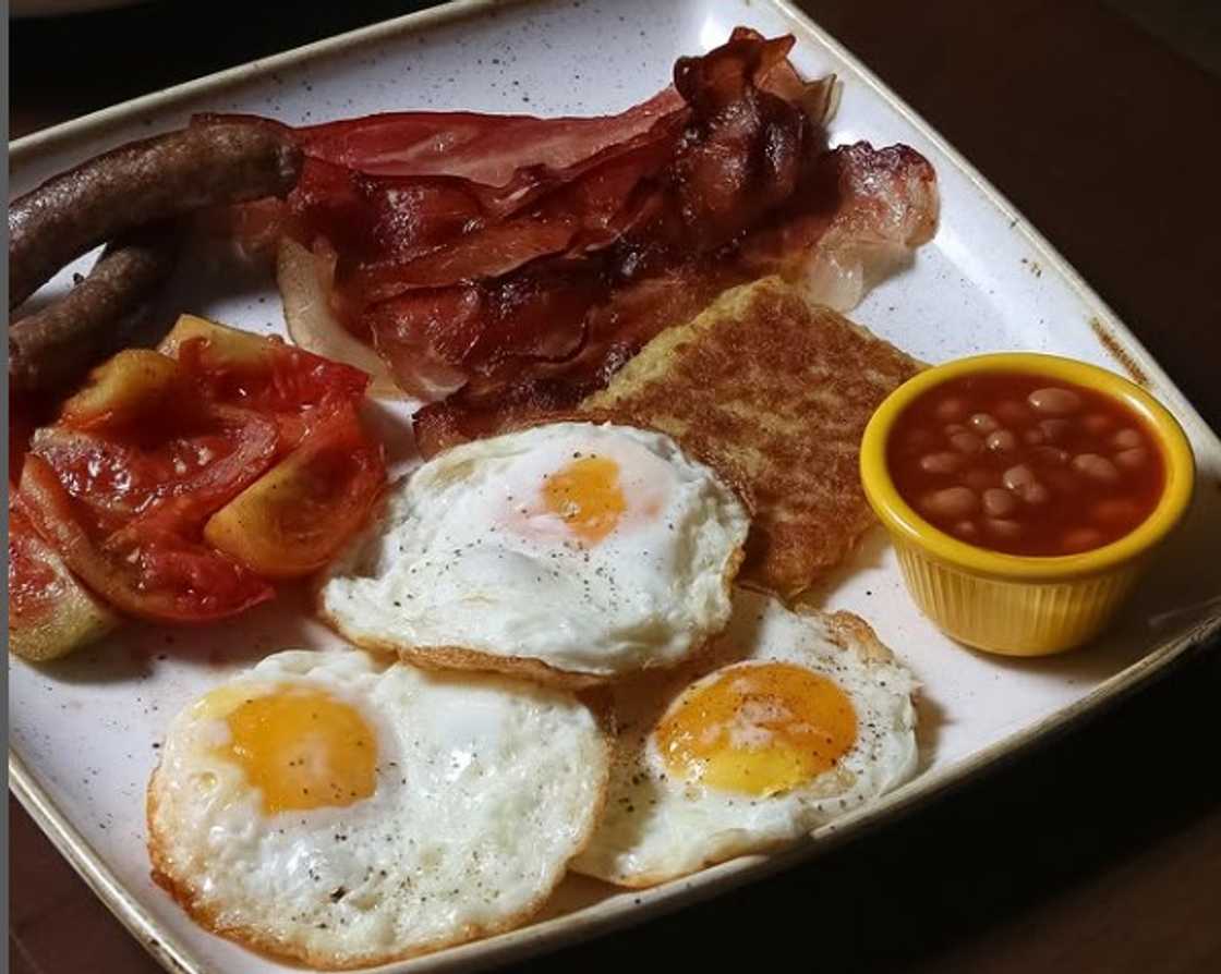 A plate of English breakfast A plate of English breakfast
