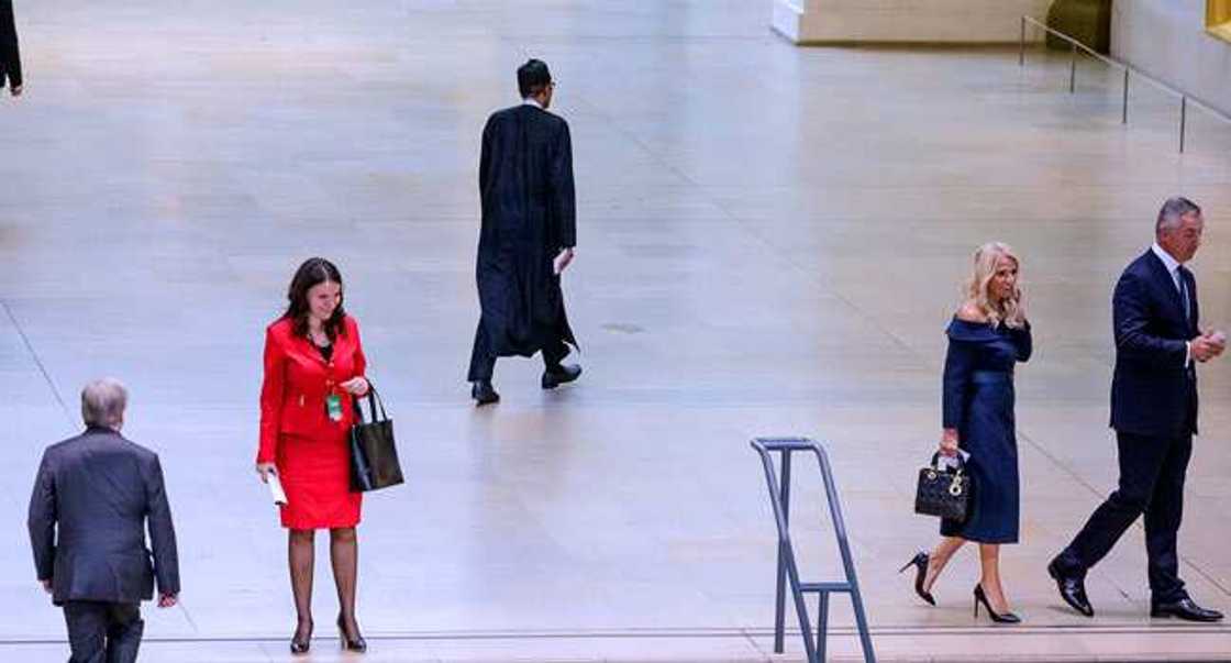 Buhari ya ci abinci tare da shugabannnin duniya a kasar Faransa, Hotuna Buhari ya ci abinci tare da shugabannnin duniya a kasar Faransa, Hotuna