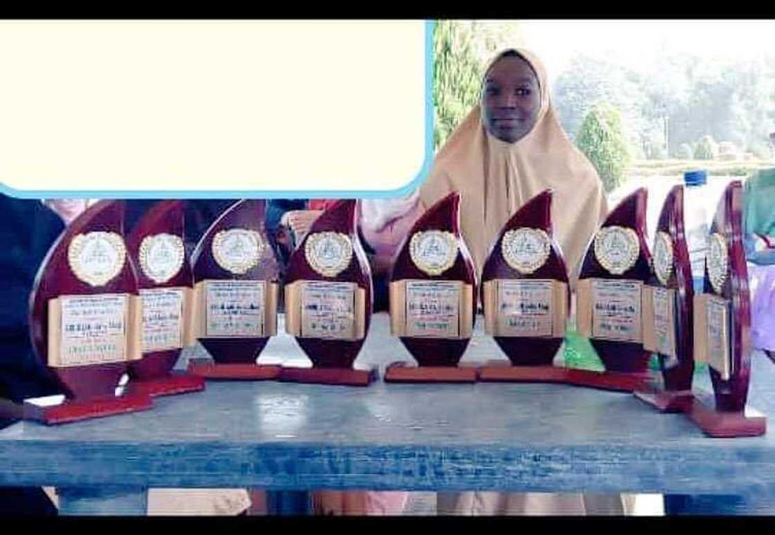 Kallabi tsakanin rawwuna: Yadda wata Ustaziya da tayi zarra a tsakanin daliban ABU Kallabi tsakanin rawwuna: Yadda wata Ustaziya da tayi zarra a tsakanin daliban ABU