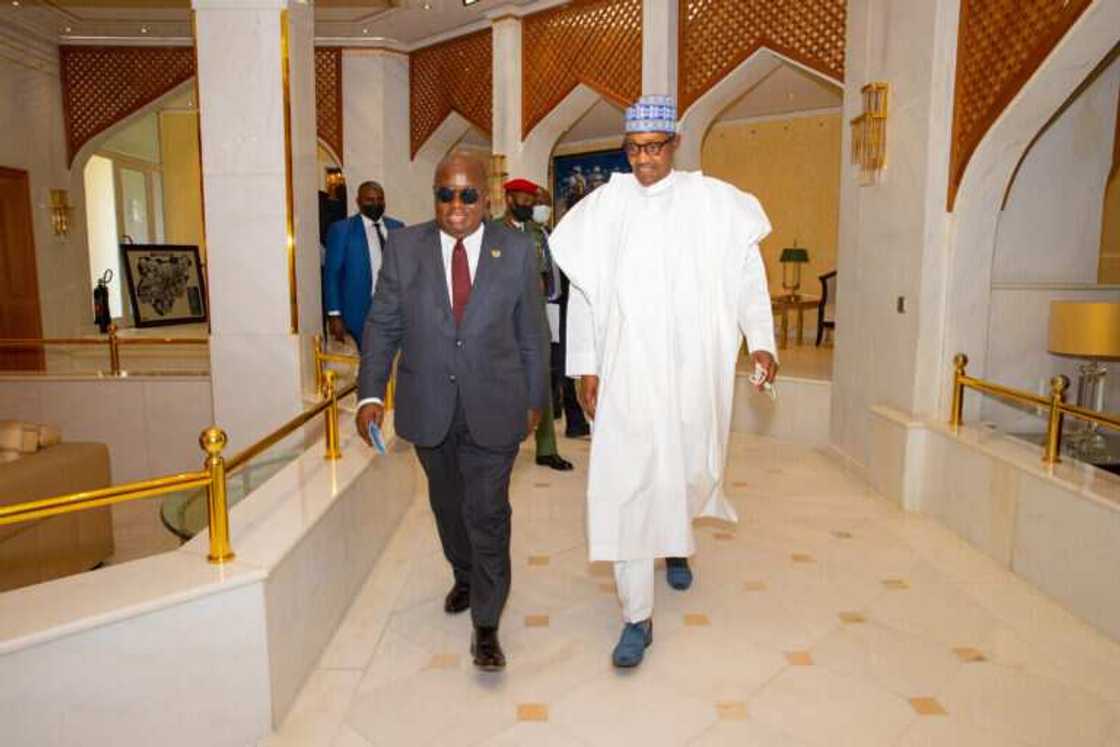 Bayan zabtare albasi masu mukamai, hotunan shugaban kasar Ghana a Aso Rock sun bayyana Bayan zabtare albasi masu mukamai, hotunan shugaban kasar Ghana a Aso Rock sun bayyana