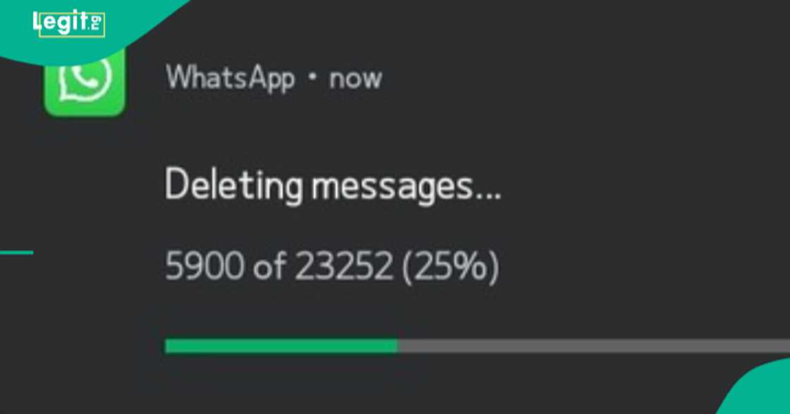 Lady emotional as her man suddenly ends their relationship on Boxing Day. Lady emotional as her man suddenly ends their relationship on Boxing Day.