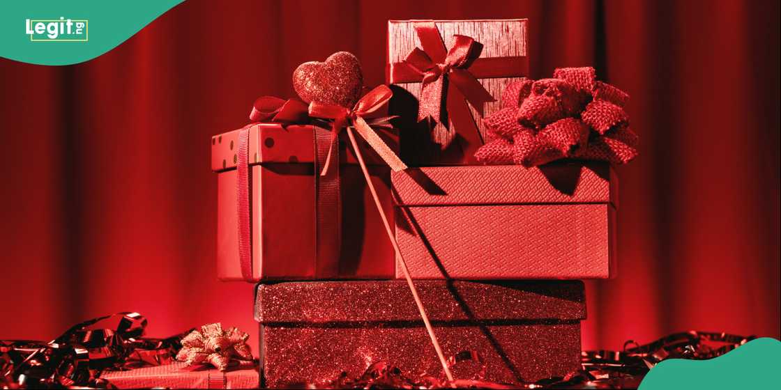 Man got blown on Valentine's Day. Man got blown on Valentine's Day.