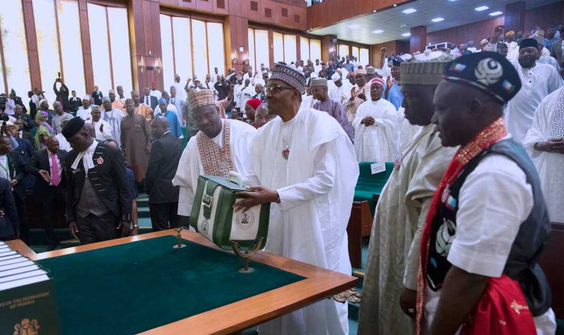 Kasafin 2019: Kakakin majalisar Adamawa ya yabama Buhari kan ware wa arewa maso gabas N45b Kasafin 2019: Kakakin majalisar Adamawa ya yabama Buhari kan ware wa arewa maso gabas N45b