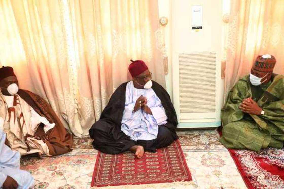 An yi wa Abba kyari sadakar uku da ta bakwai a Borno (hotuna) An yi wa Abba kyari sadakar uku da ta bakwai a Borno (hotuna)