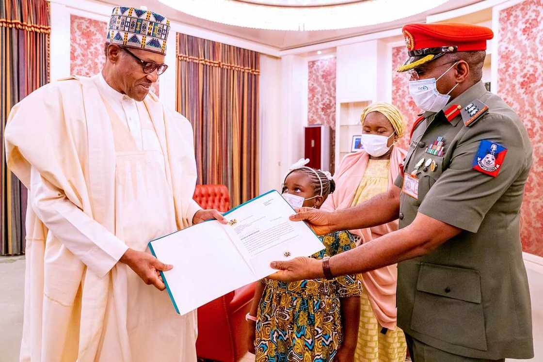 Buhari's new Aide-De-Camp resumes as ex-ADC proceeds on promotion course Buhari's new Aide-De-Camp resumes as ex-ADC proceeds on promotion course