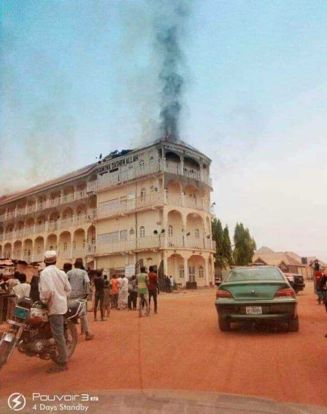 An yi rashin dalibi 1 yayinda gobara ta tashi a makarantar Albany An yi rashin dalibi 1 yayinda gobara ta tashi a makarantar Albany