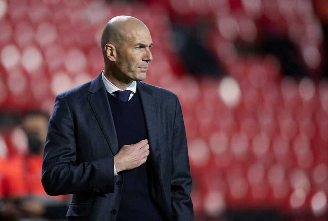 Zinedine Zidane walks out on Real Madrid for the second tme Zinedine Zidane walks out on Real Madrid for the second tme