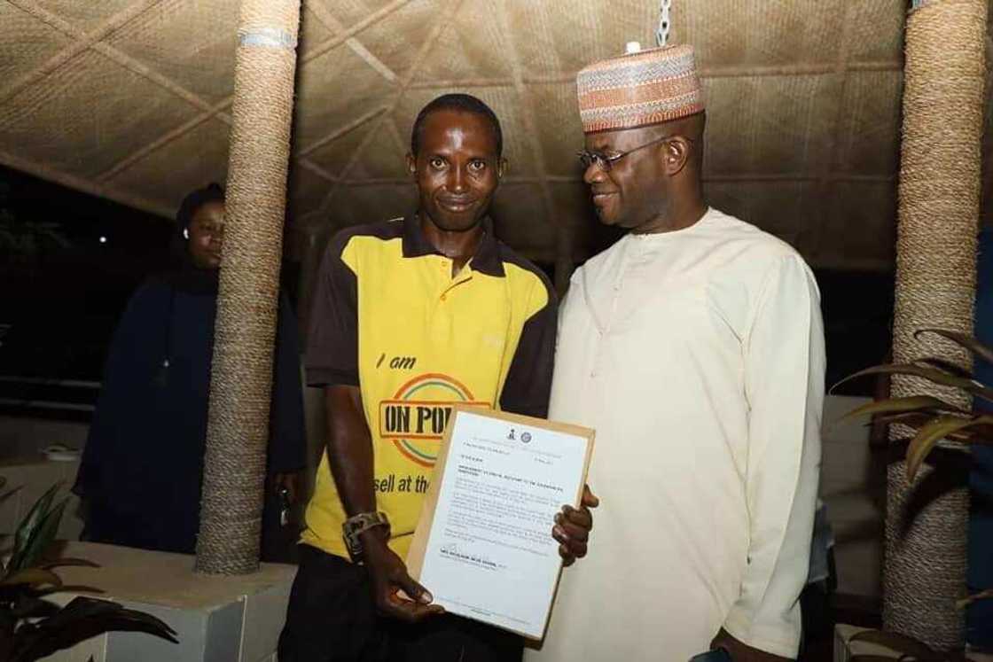 Peter Aliyu: Meet the Street Cleaner Who Rose to Become Nigerian Governor's Senior Aide against All Odds Peter Aliyu: Meet the Street Cleaner Who Rose to Become Nigerian Governor's Senior Aide against All Odds