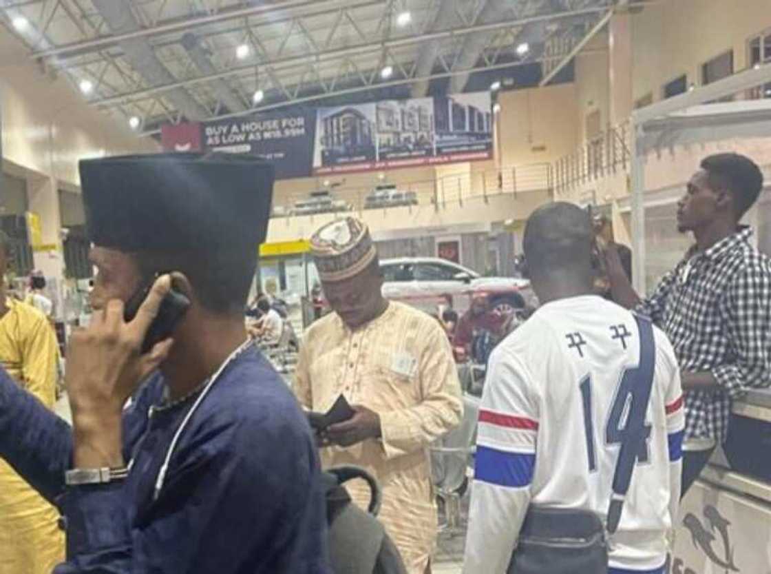 Jirgin Max Air ya fusata kwastomomi Jirgin Max Air ya fusata kwastomomi