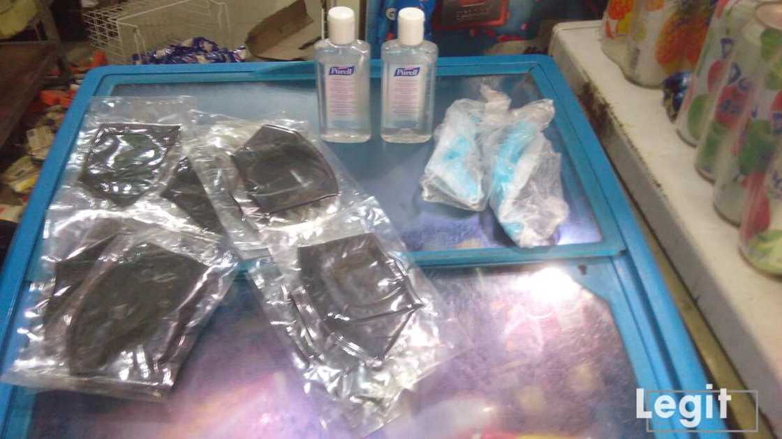 COVID-19: Wasu ma'aurata sun saka wa dan su suna Sanitiser COVID-19: Wasu ma'aurata sun saka wa dan su suna Sanitiser