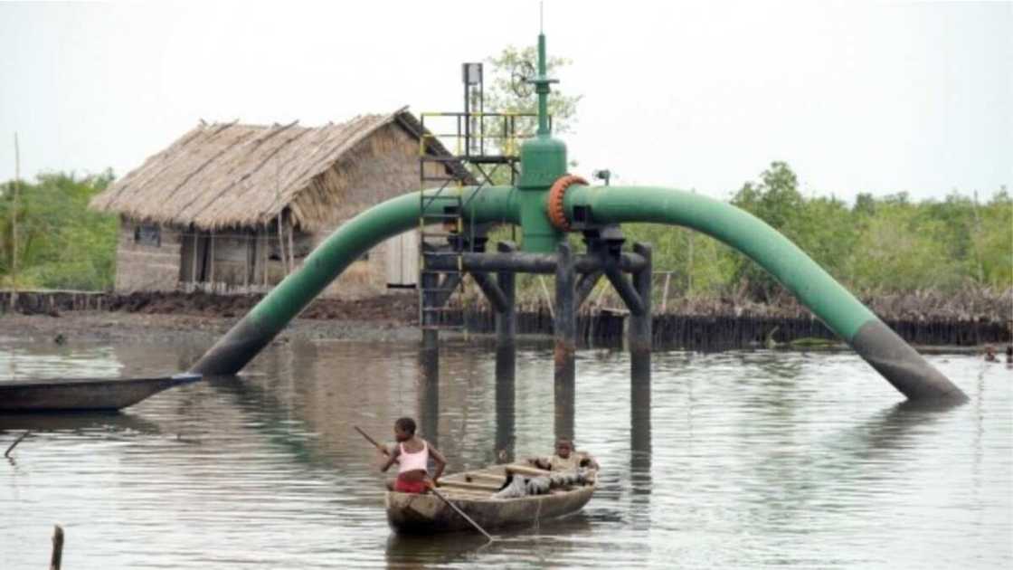 Insecurity: Unknown Helicopter Shoots Passengers’ Boat in Rivers Insecurity: Unknown Helicopter Shoots Passengers’ Boat in Rivers