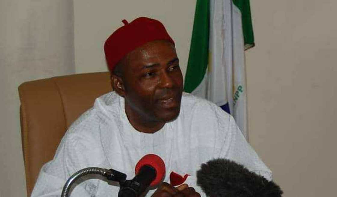 Minsitan kimiyya da fasaha, Mista Onu. Minsitan kimiyya da fasaha, Mista Onu.