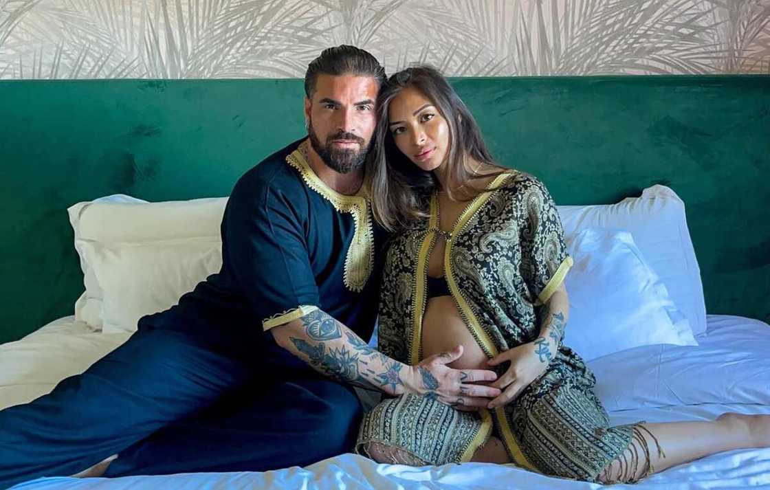 Kevin Zampa en couple avec Laura : leur nouvelle vie de parents Kevin Zampa en couple avec Laura : leur nouvelle vie de parents