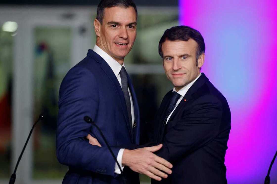 Spanish Prime Minister Pedro Sanchez and France's President Emmanuel Macron, seen here at a summit in Alicante, will sign a friendship treaty